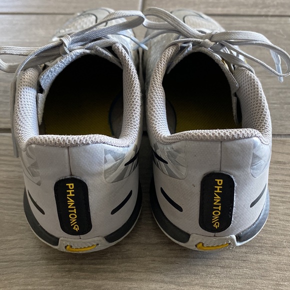 Nike Phantom GT Scorpion Academy Jr. Indoor Shoes Youth - Wolf Grey - Picture 3 of 11